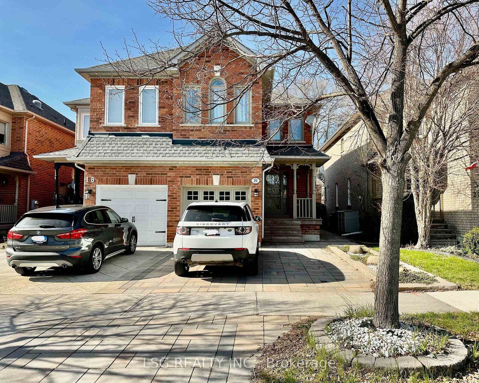 Property Photo: 20 Hollidge Boulevard ON L4G 7H7