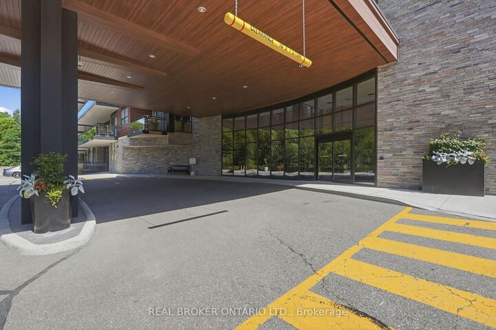Property Photo: 1575 Lakeshore Road W 366 ON L5J 0B1