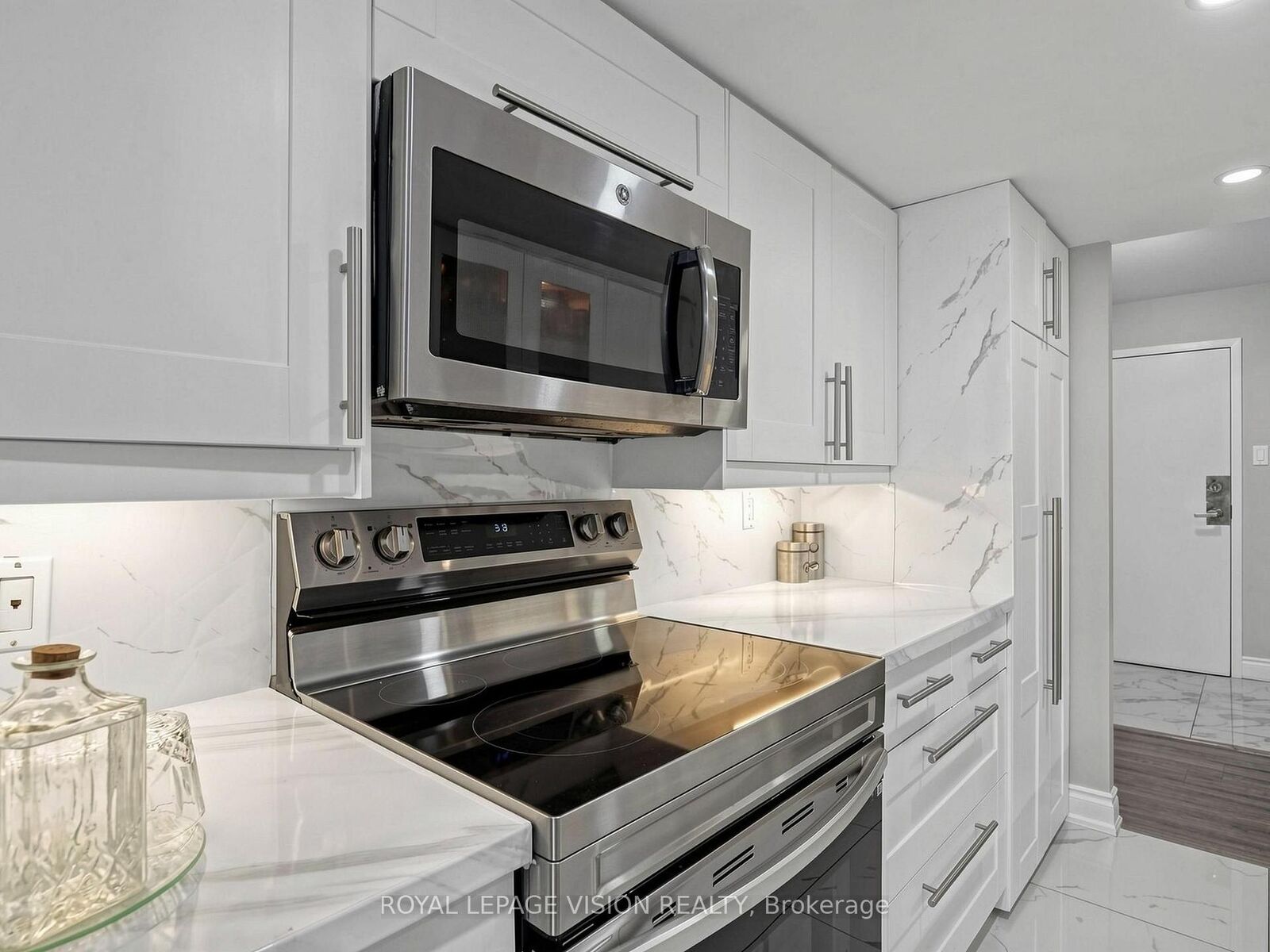 Property Photo: 11753 Sheppard Avenue E 419 ON M1B 5M3