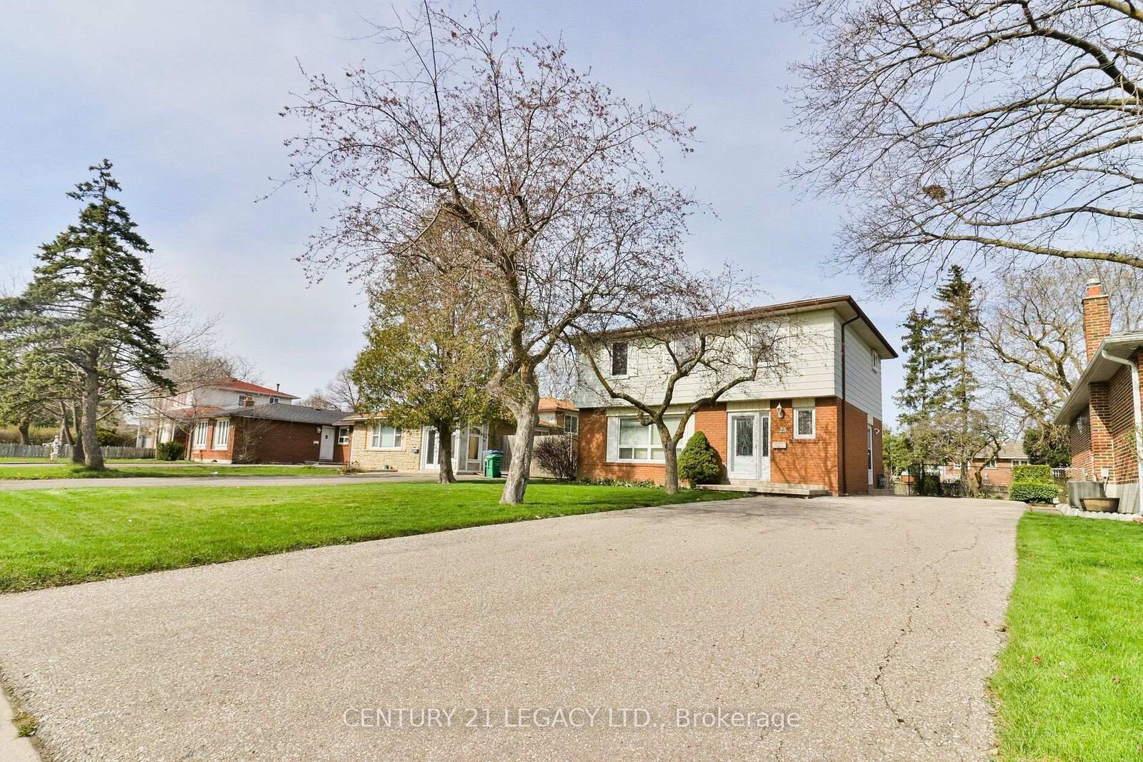 Photo de la propriété:  25 Edenborough Drive (Upper)  ON L6T 3A2 