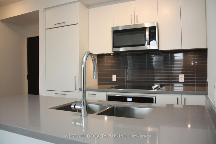 Property Photo: 3 Rosewater Street Th 116 ON L4C 5T6