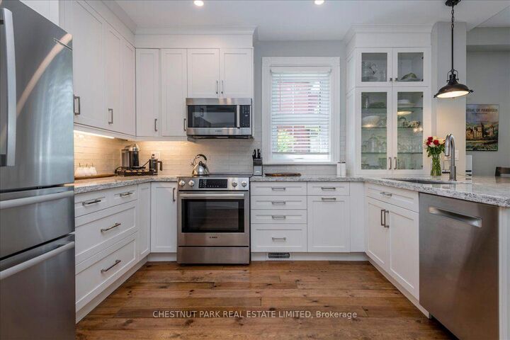 Property Photo: 72 Burton Avenue ON L4N 2R6