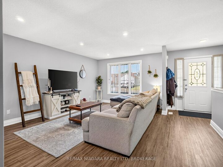 Property Photo: 936 Colette Road ON L2A 6G7