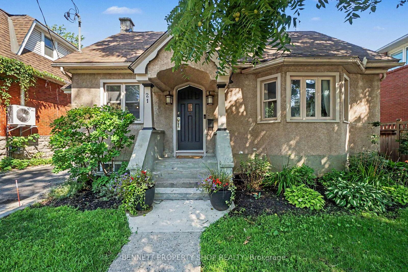 Property Photo:  21 Hazel Street  ON K1S 0E7 
