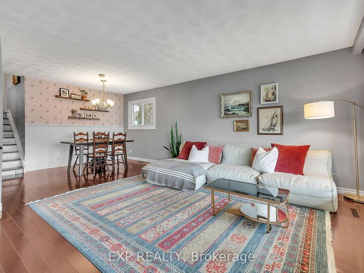 Photo de la propriété: 16 Applewood Drive ON K8P 4E2