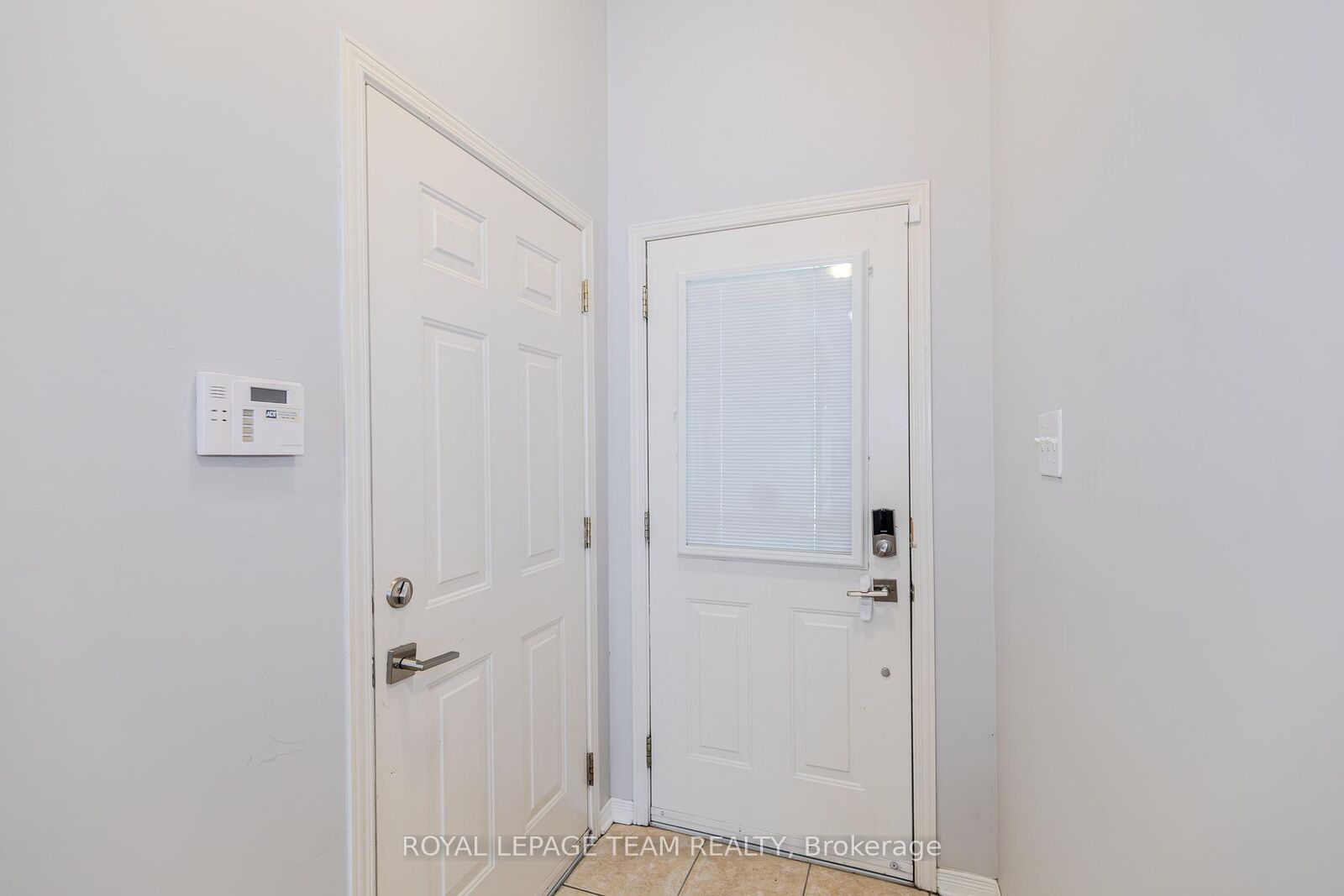Property Photo:  316 Bryarton Street  ON K1C 7R5 