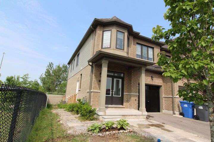 Property Photo: 166 Deerpath Drive 1 ON N1K 1W6