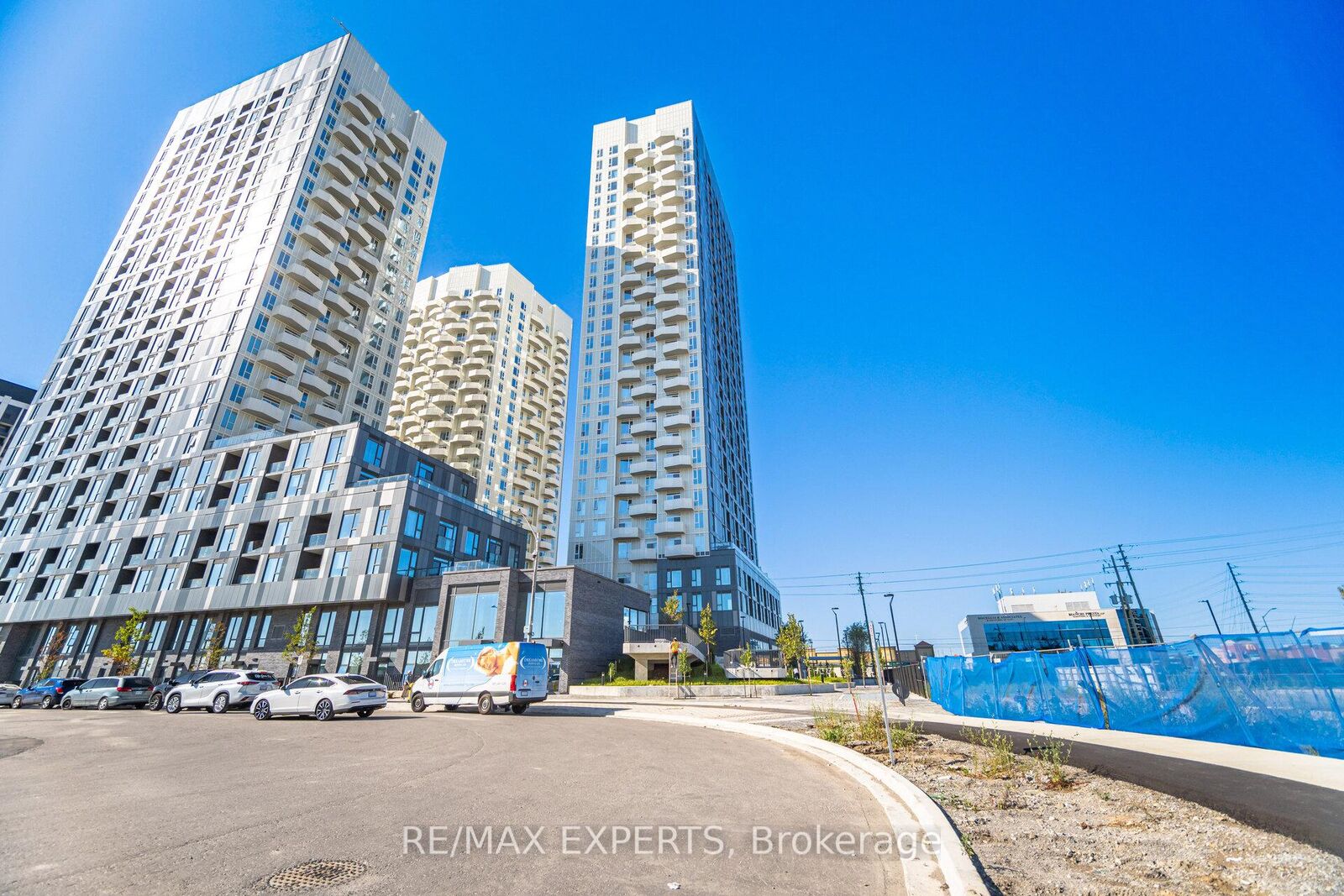 Property Photo: 498 Caldari Road 1824 ON L4K 0R6