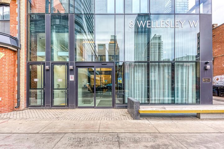 8 Wellesley Street W 3112 — photo 1