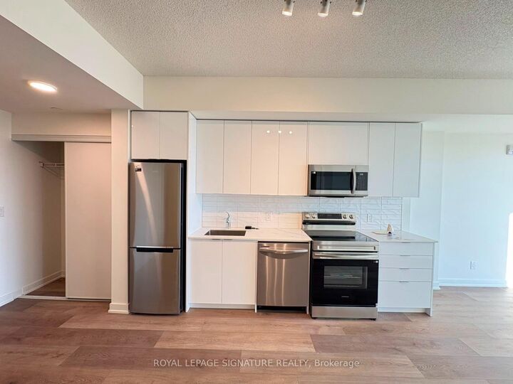 Property Photo: 33 Erie Avenue 1114 ON N3S 0K7
