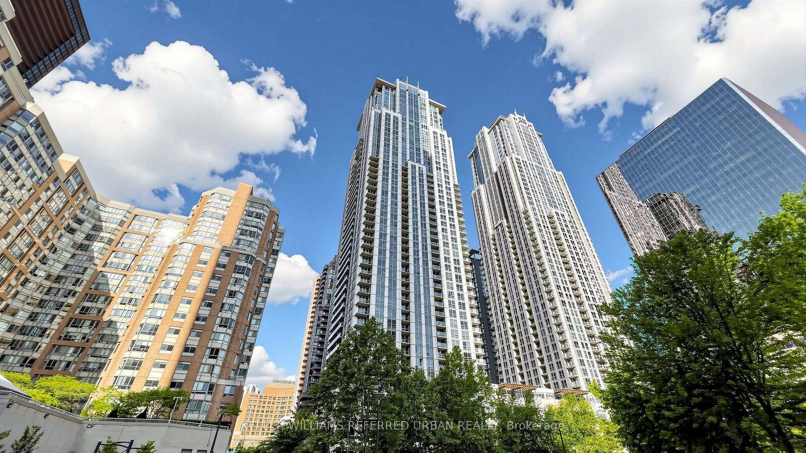 Photo de la propriété: 761 Bay Street 2205 ON M5G 2R2