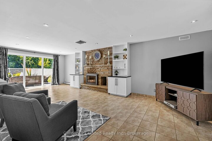Photo de la propriété:  214 Hillview Drive  ON K9K 2N2 
