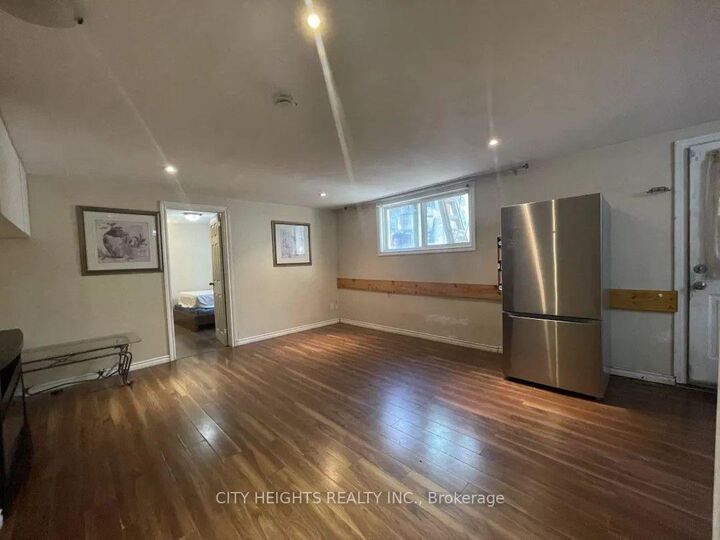 Property Photo: 176 Fennell Avenue E ON L9A 1S3