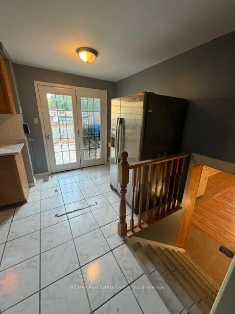 Property Photo: 22 Calais Place W ON N2M 5M1