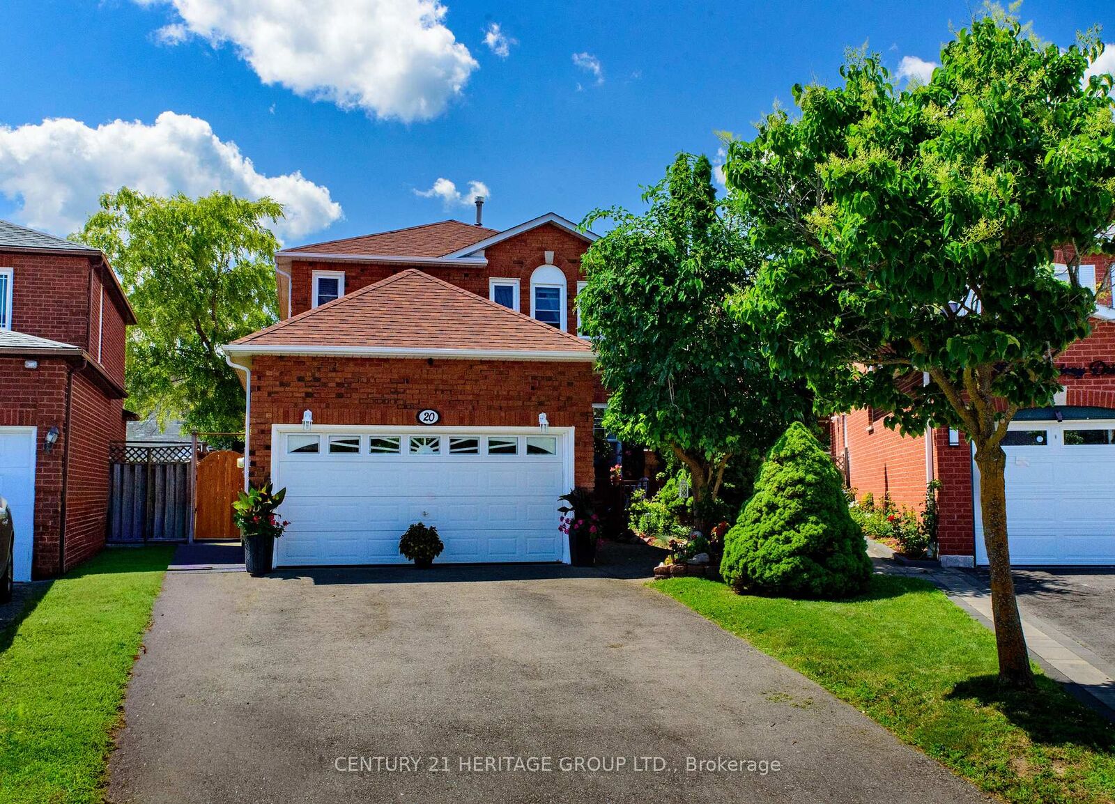 Property Photo: 20 Old Colony Drive ON L1R 2A3