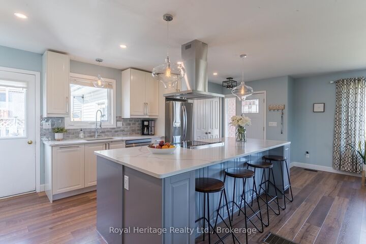 Property Photo:  25 Hewson Drive  ON L1A 4C8 