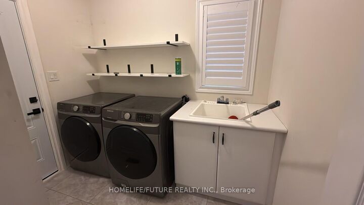 Property Photo: 72 Terry Clayton Avenue ON L0K 1A0