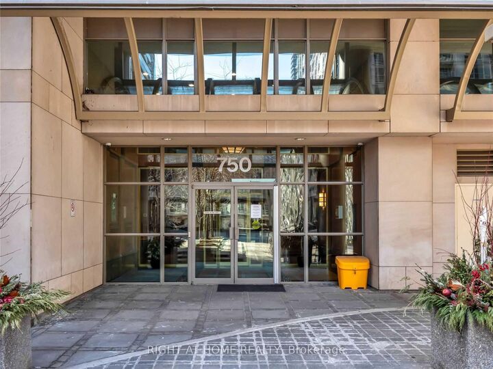 Property Photo:  750 Bay Street 2306  ON M5G 1N6 