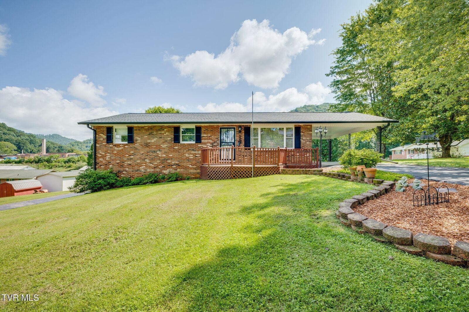 Property Photo: 21495 Gale Avenue VA 24202