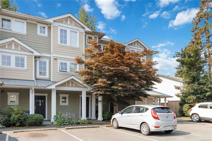 Property Photo: 820 Brock Ave #113 BC V9B 0B8