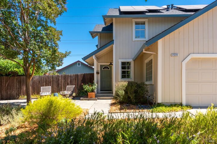 Property Photo:  2528 Pawnee Street  CA 95403 