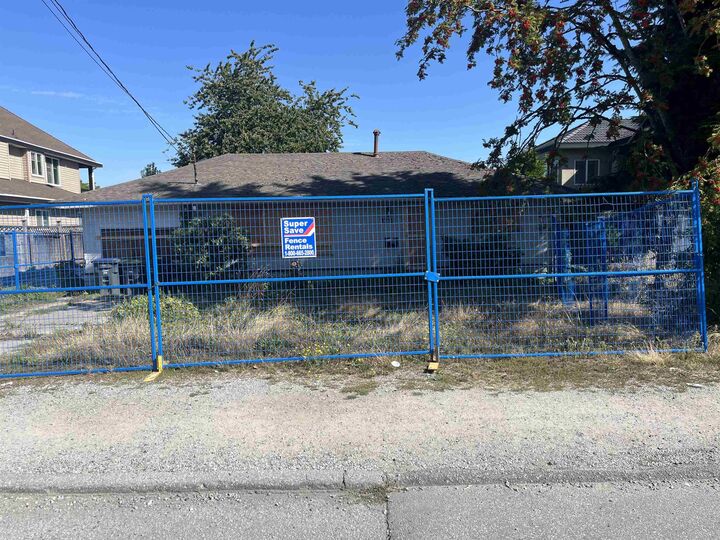 12111 84 Avenue — photo 1