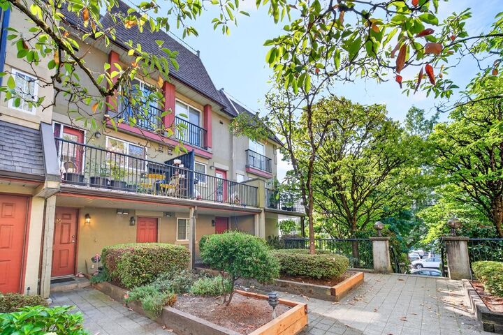 1561 Booth Avenue 10 — photo 1