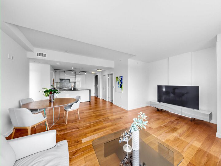 Property Photo: 4189 Cambie Street 402 BC V5Z 2Y2