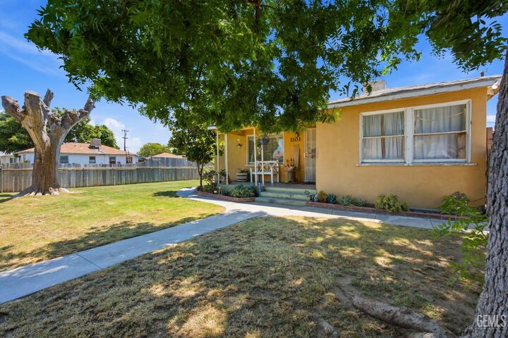 Property Photo: 1101 El Tejon Avenue CA 93308