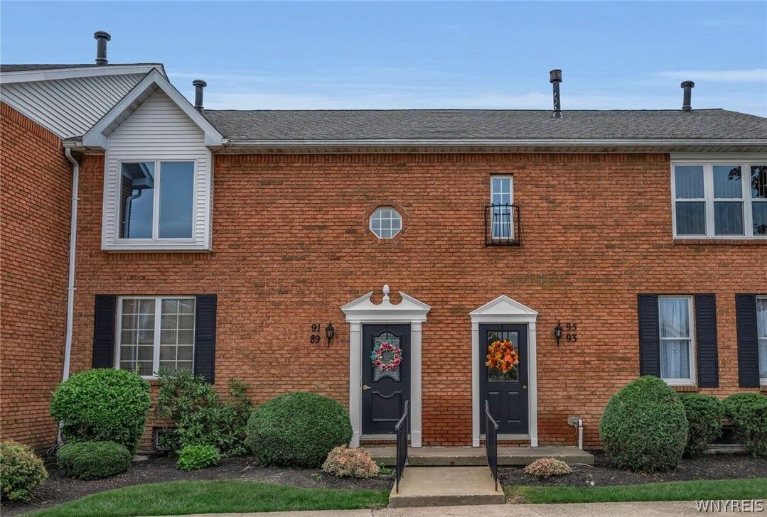 Property Photo: 91 Tralee NY 14051