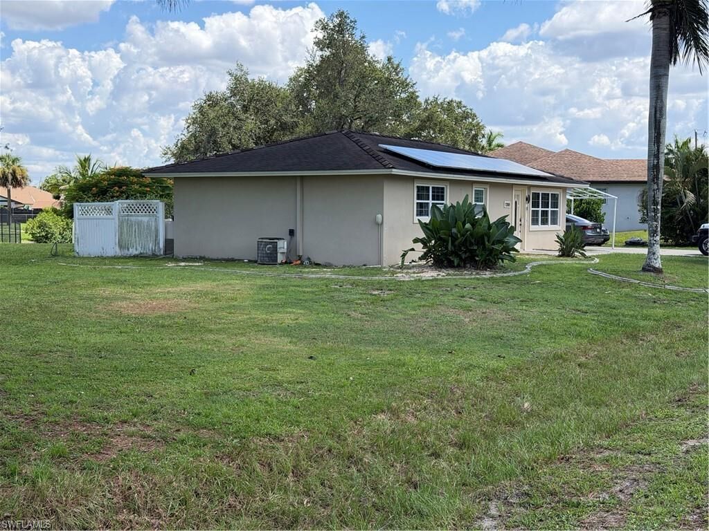 Property Photo: 1398 Sunrise Dr FL 33917