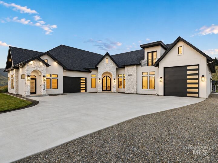 Property Photo:  4610 N Accipiter Pl.  ID 83703 