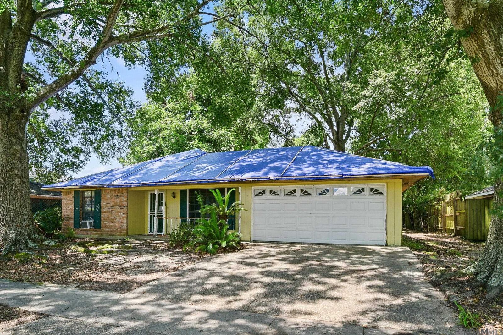 Property Photo: 2124 General Taylor Ave LA 70810