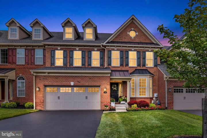 Property Photo:  112 Rittenhouse Circle  PA 18940 