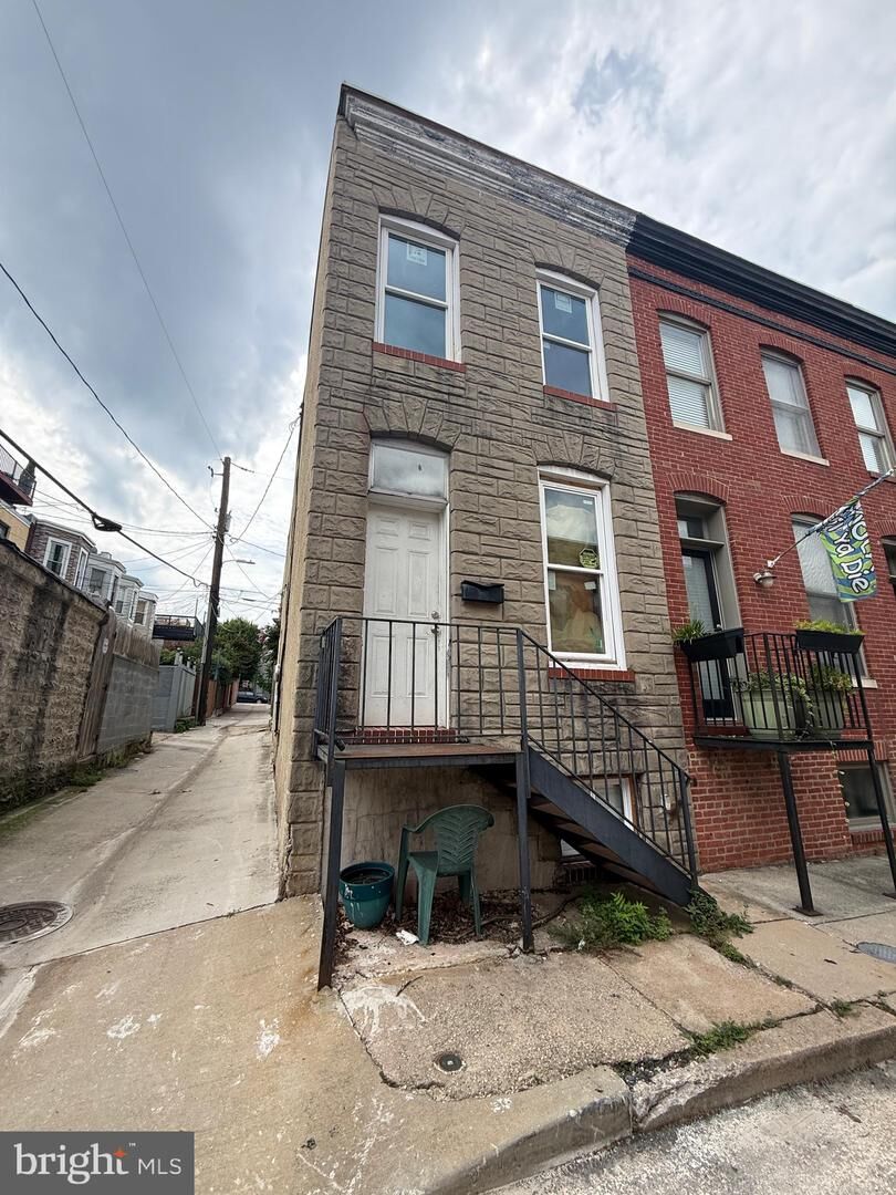 Property Photo:  2 N Port Street N  MD 21224 