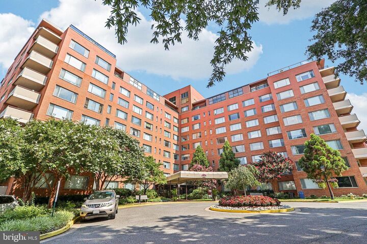 Property Photo: 1111 Arlington Boulevard 431 VA 22209