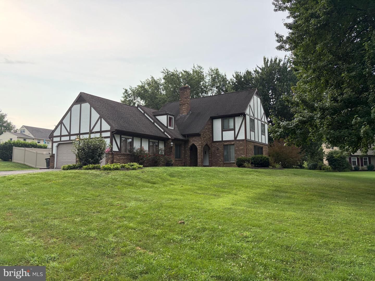 Property Photo:  60 Country Court  PA 17538 