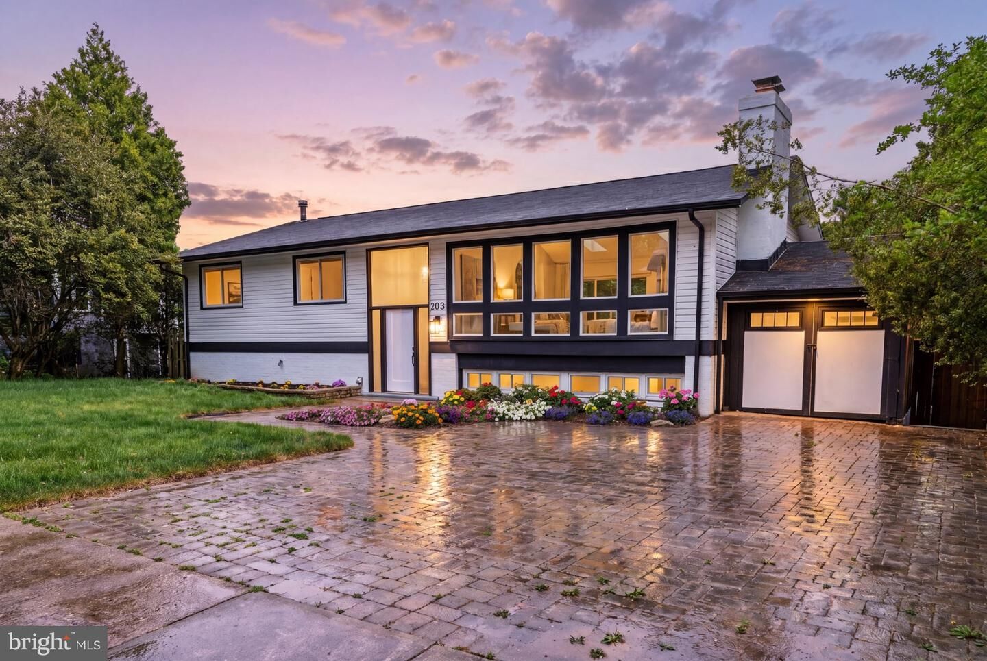 Property Photo:  203 Audreys Court SE  VA 22180 