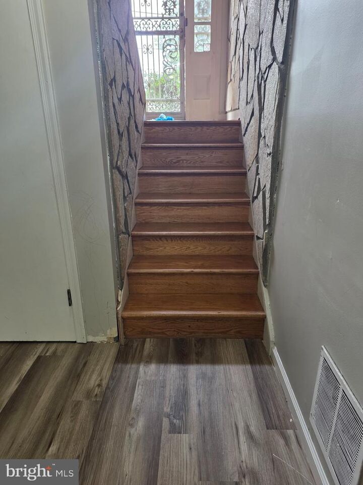 Property Photo:  5026 Leland Drive  MD 20745 