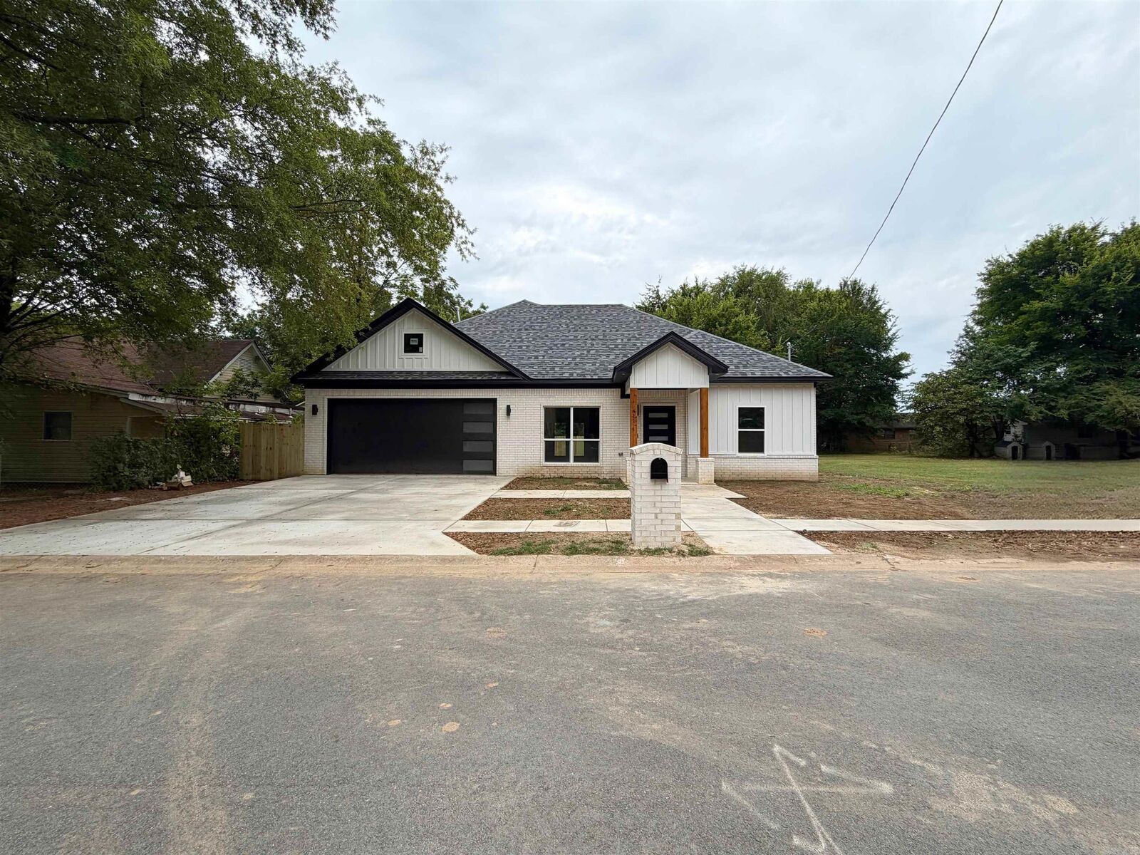 Property Photo: 611 1/2 Walnut Street AR 72032
