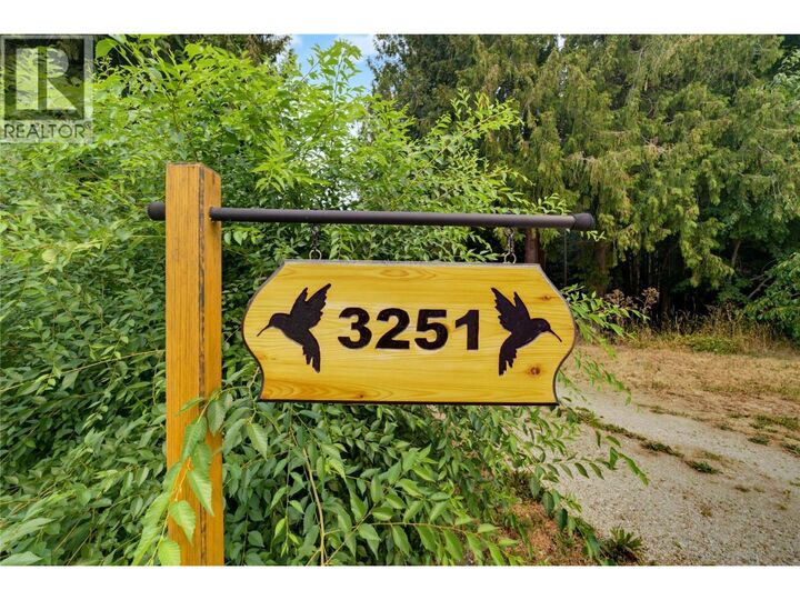 Property Photo:  3251 5 Avenue Southeast  BC V1E 2B8 