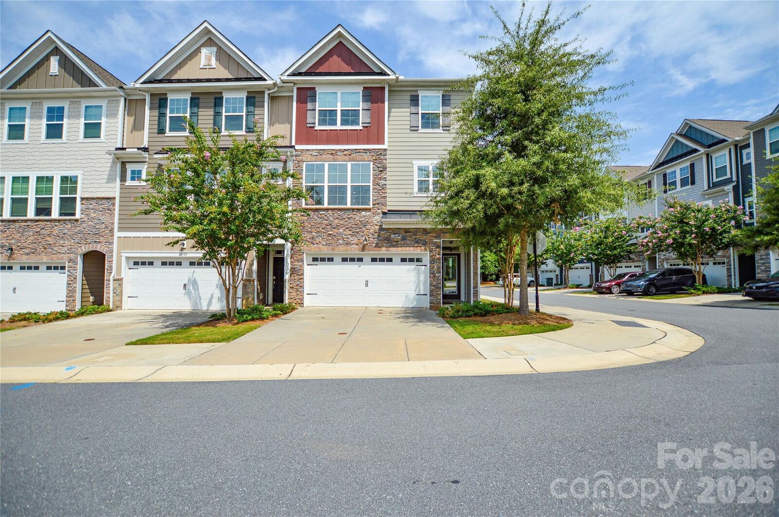 Property Photo: 12104 Ardrey Park Drive NC 28277