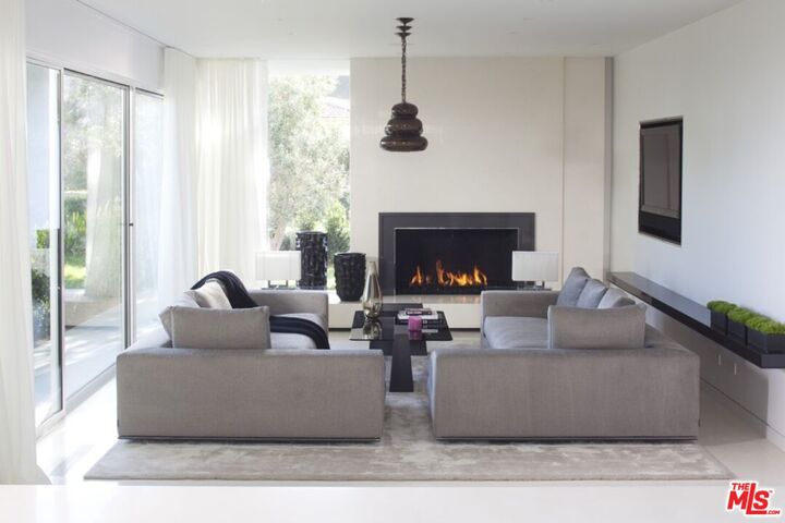 Property Photo:  1720 N Doheny Dr  CA 90069 