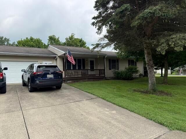 Property Photo:  350 Elmcrest Drive  OH 43338 