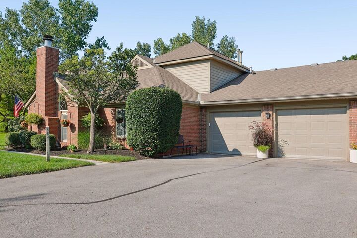 Property Photo:  884 Village Brook Way  OH 43235 