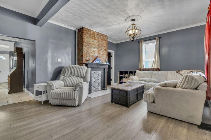 Property Photo: 412 Garfield Avenue OH 43130