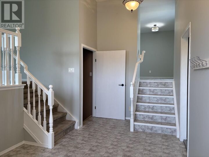 Property Photo: 2156 Falconcrest Drive ON P7J 1H5