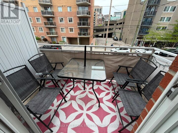 Property Photo: 418 Somerset Street West ON K2P 0K2