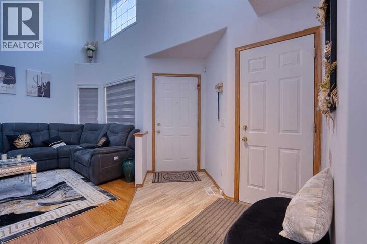Property Photo:  28 Coral Springs Close Northeast  AB T3J 3S4 
