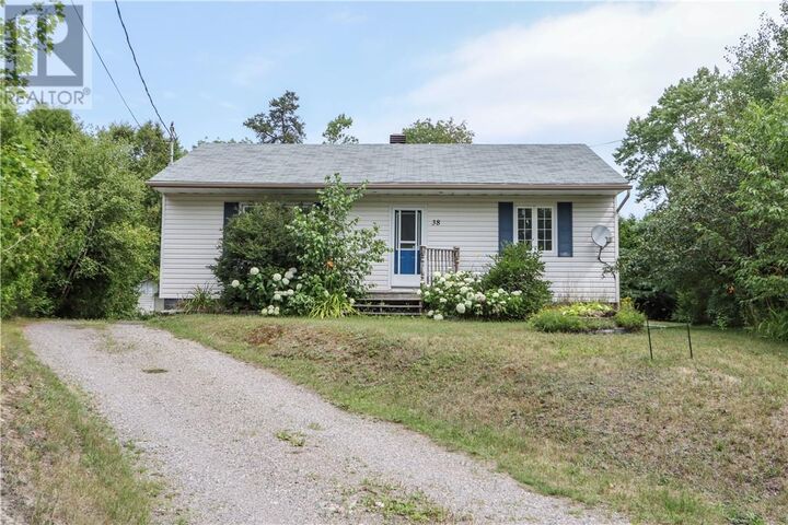 Property Photo: 38 Gill Avenue ON P0M 2R0